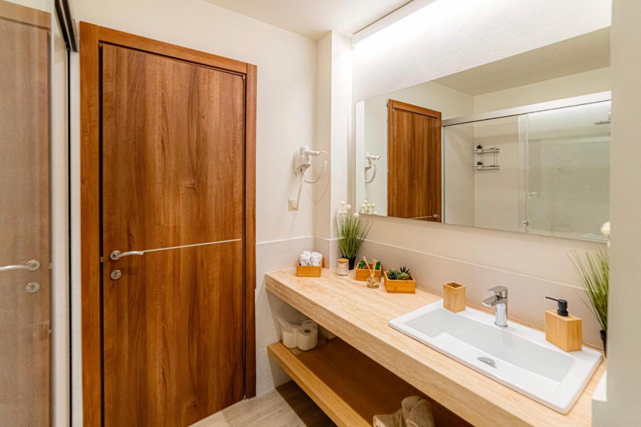 Apartment Luxury Town Center Suite, β1 *