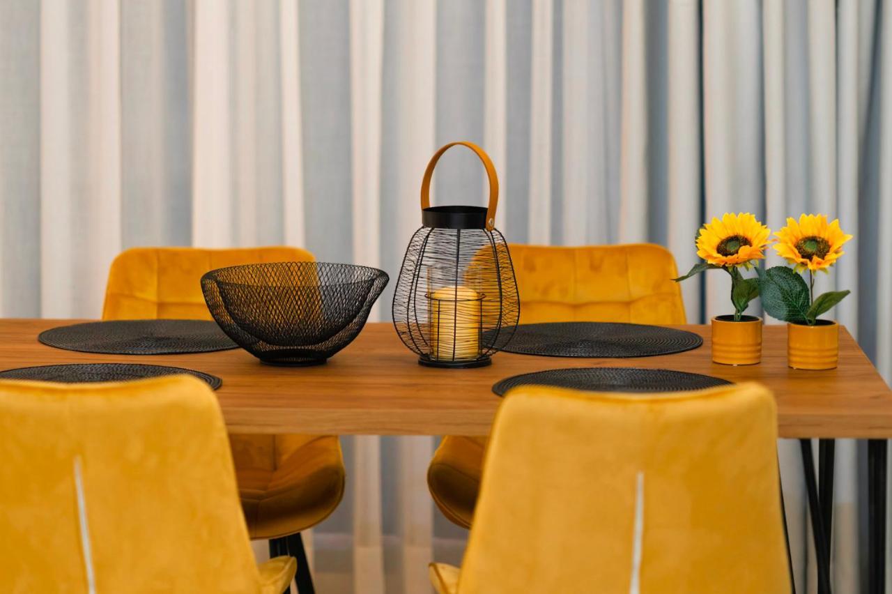 Luxury Town Center Suite, β1 Apartment