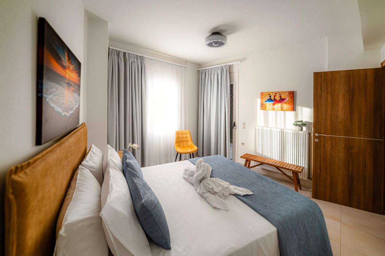 Luxury Town Center Suite, β1