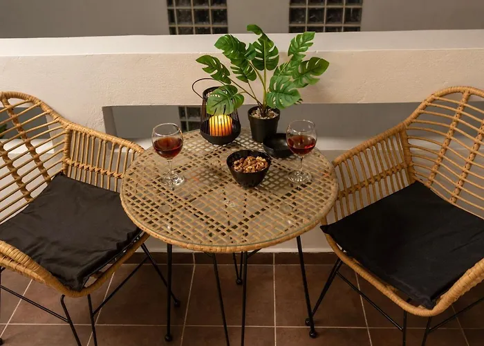 Luxury Town Center Suite, Β1